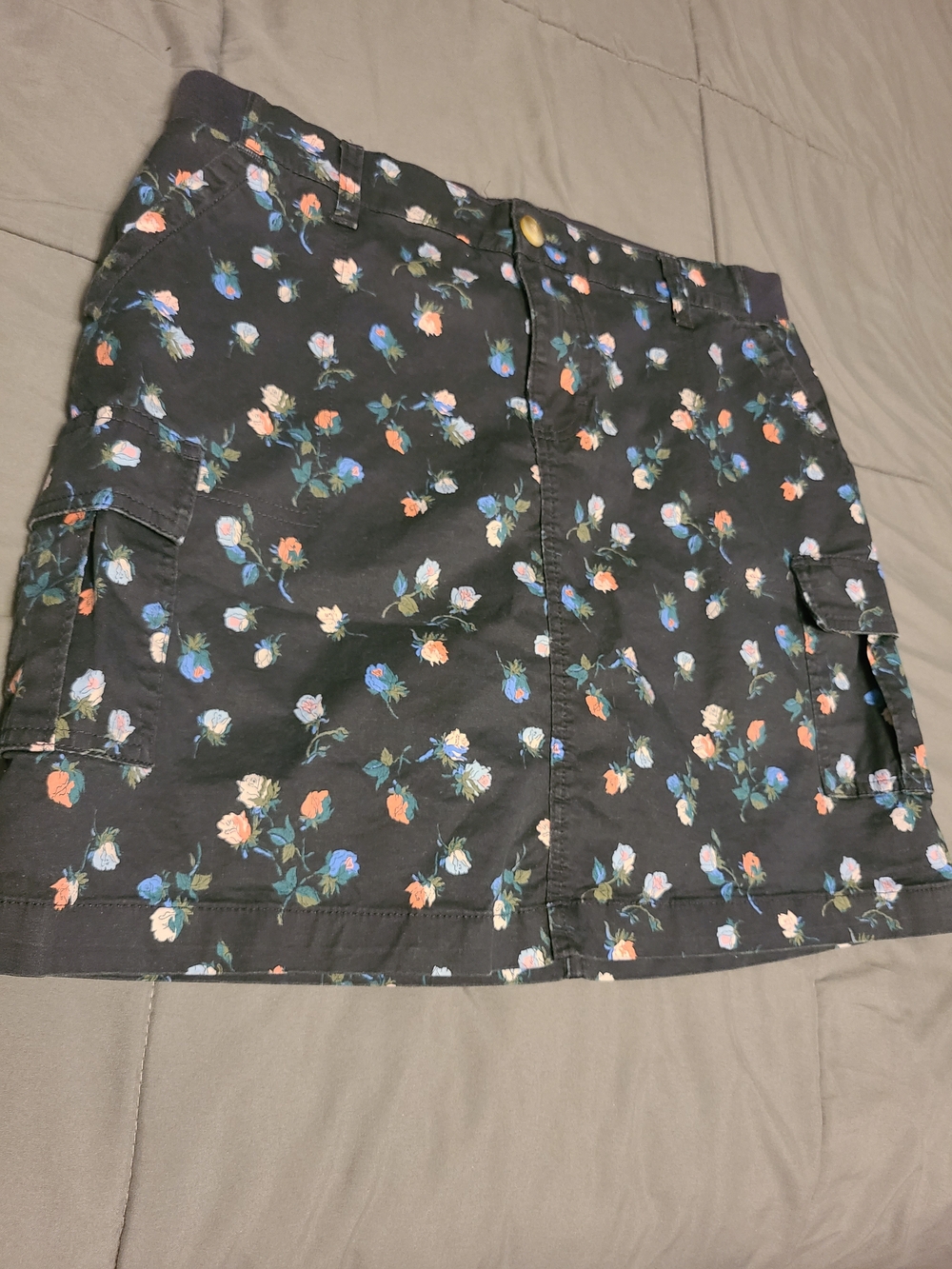 Lee Navy Floral Skort - Picture 2 of 7